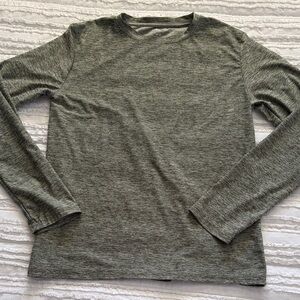 Kinetic by Class Club long sleeve t-shirt